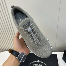 ⚠️【PRA*】⚠️高品级,顶尖工艺⚠️男士运动款正码:39一44(5-10)⚠️官网更新!原单高品。独 ⚠️【PRA*】⚠️高品级,顶尖工艺⚠️男士运动款正码:39一44(5-10)⚠️官网更新!原单高品。独