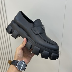 ⚠️【PRA*】最新版本⚠️四季男士德比鞋⚠️正码:39一44,(5一10)⚠️轻便休闲商务款!🐂货!浅 ⚠️【PRA*】最新版本⚠️四季男士德比鞋⚠️正码:39一44,(5一10)⚠️轻便休闲商务款!🐂货!浅