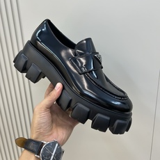 ⚠️【PRA*】最新版本⚠️四季男士德比鞋⚠️正码:39一44,(5一10)⚠️轻便休闲商务款!🐂货!浅 ⚠️【PRA*】最新版本⚠️四季男士德比鞋⚠️正码:39一44,(5一10)⚠️轻便休闲商务款!🐂货!浅