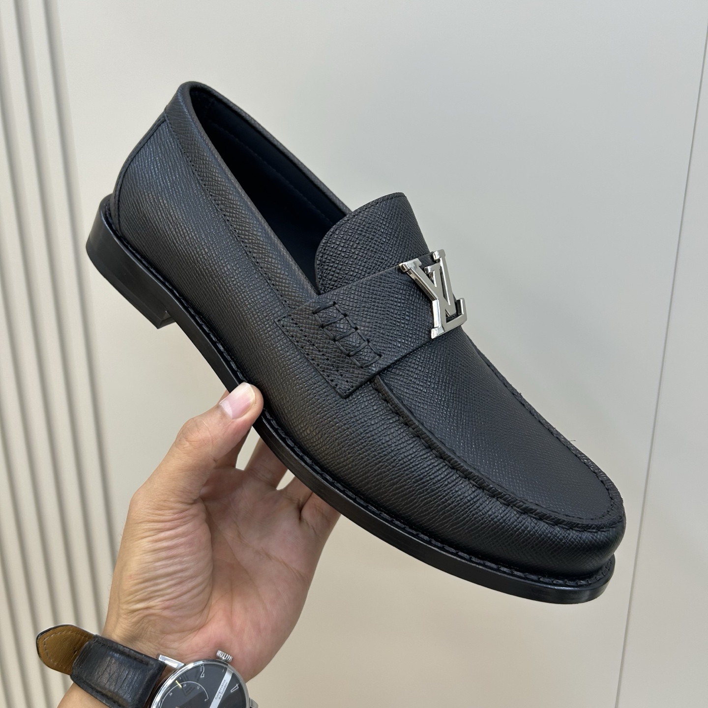 ⚠️【L*V】独家高品⚠️时尚正装皮底⚠️正码：39一44，(6.5一9)⚠️经典款小皮鞋型！🐂货！【重
