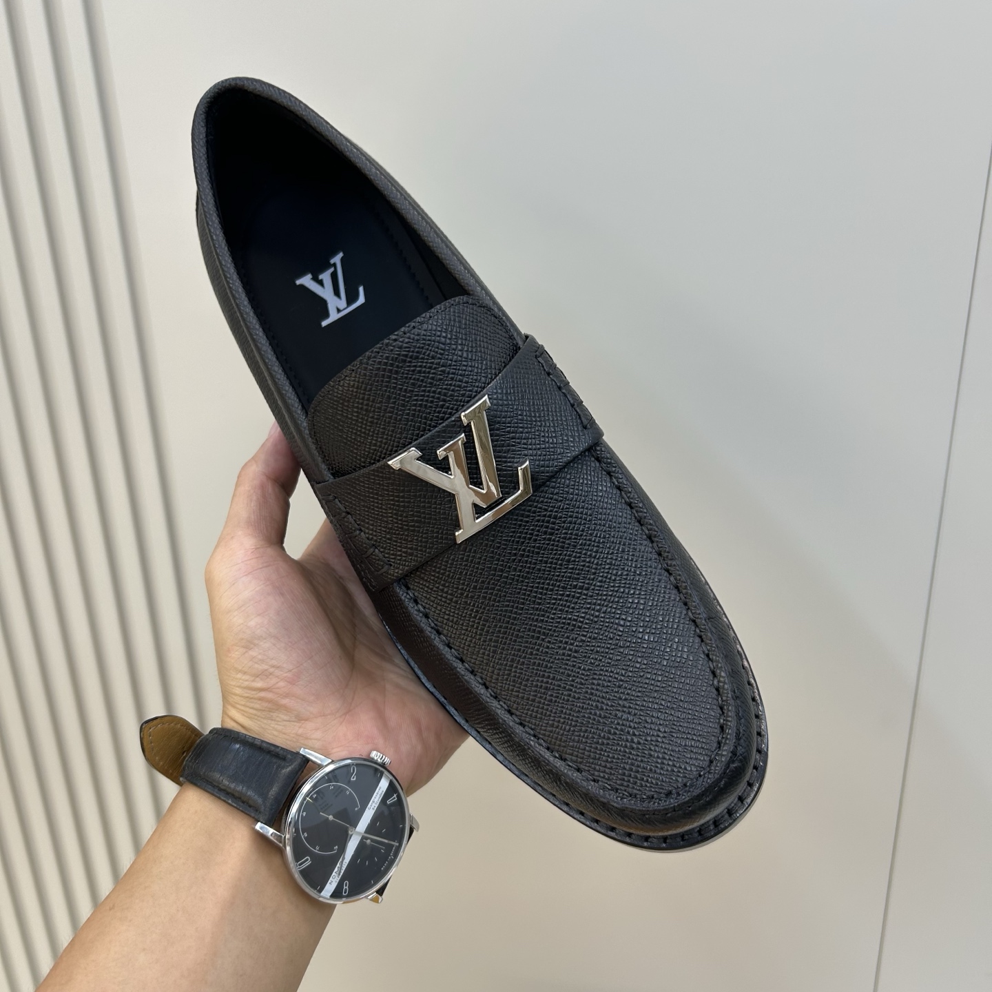 ⚠️【L*V】独家高品⚠️时尚正装皮底⚠️正码：39一44，(6.5一9)⚠️经典款小皮鞋型！🐂货！【重