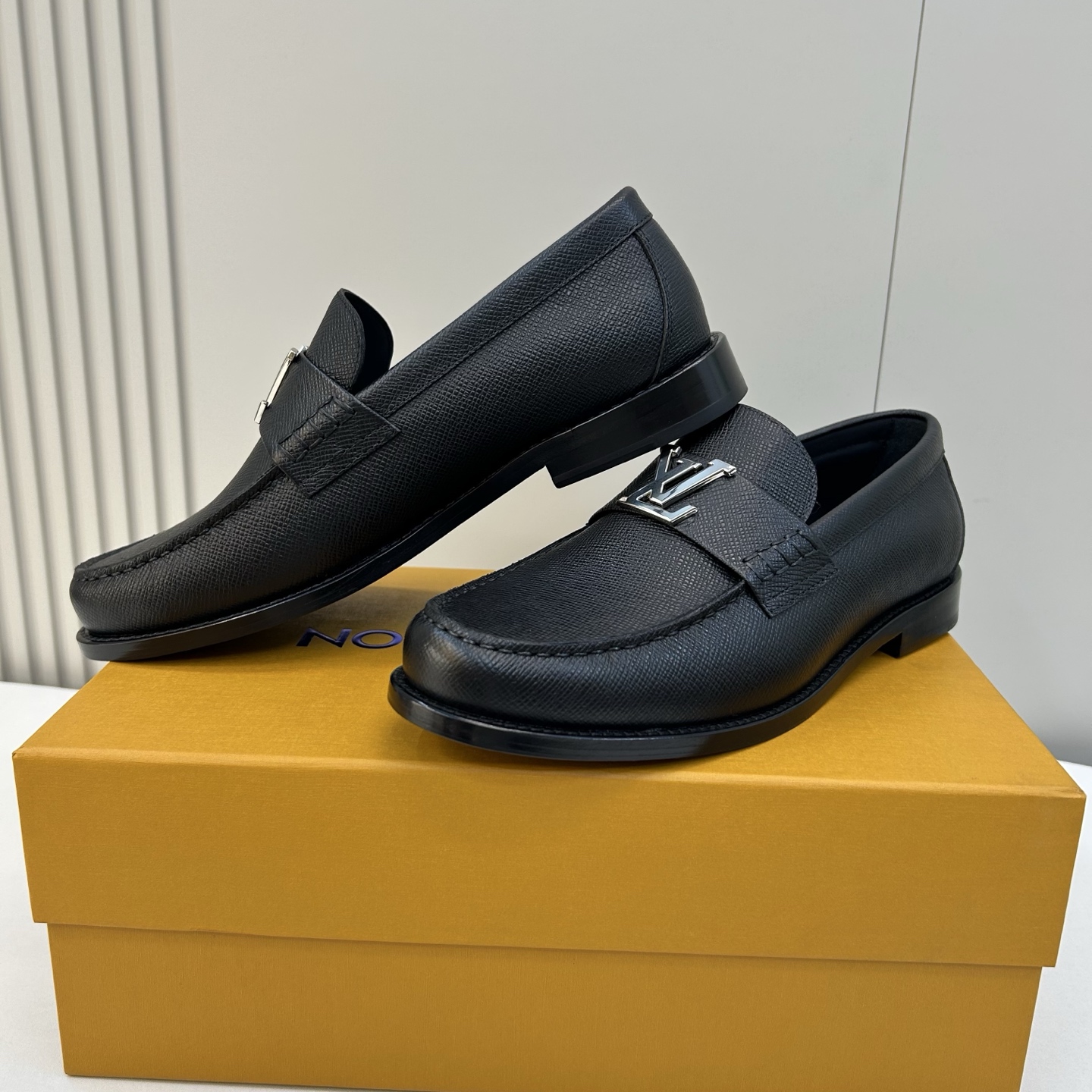 ⚠️【L*V】独家高品⚠️时尚正装皮底⚠️正码：39一44，(6.5一9)⚠️经典款小皮鞋型！🐂货！【重