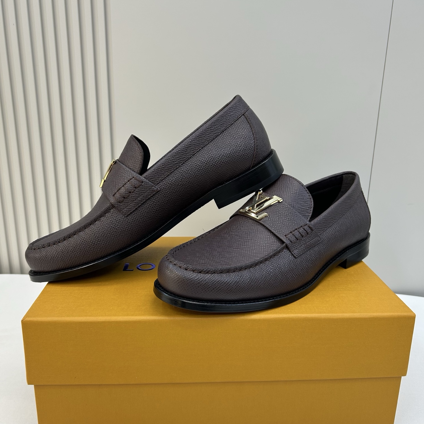 ⚠️【L*V】独家高品⚠️时尚正装皮底⚠️正码：39一44，(6.5一9)⚠️经典款小皮鞋型！🐂货！【重