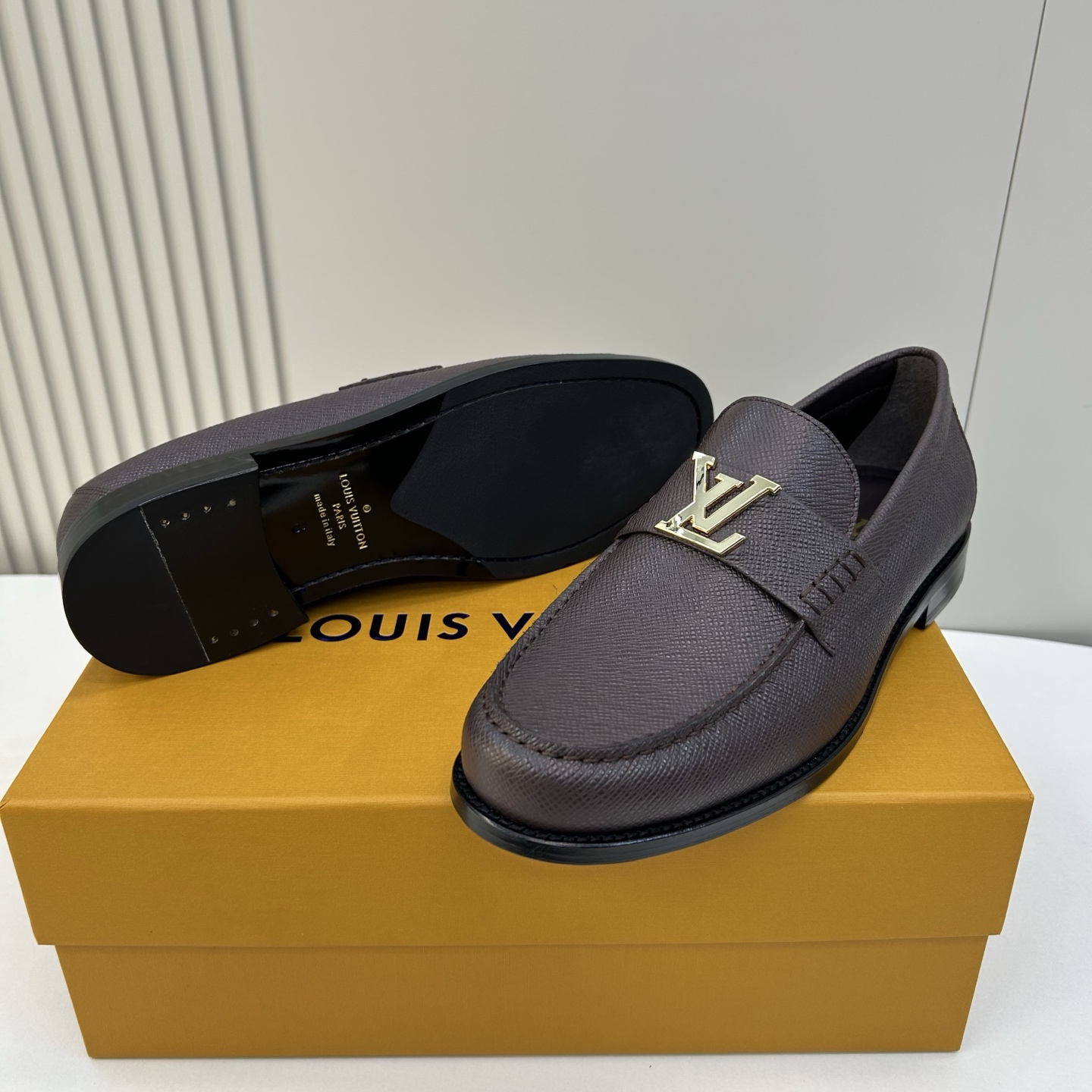 ⚠️【L*V】独家高品⚠️时尚正装皮底⚠️正码：39一44，(6.5一9)⚠️经典款小皮鞋型！🐂货！【重
