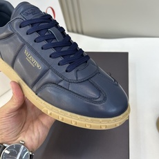 ⚠️【VALENTl*】️⚠️⚠️华伦天奴休闲款⚠️正码:39-44⚠️时尚休闲运动款,经典大气设计!纯 ⚠️【VALENTl*】️⚠️⚠️华伦天奴休闲款⚠️正码:39-44⚠️时尚休闲运动款,经典大气设计!纯