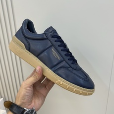 ⚠️【VALENTl*】️⚠️⚠️华伦天奴休闲款⚠️正码:39-44⚠️时尚休闲运动款,经典大气设计!纯 ⚠️【VALENTl*】️⚠️⚠️华伦天奴休闲款⚠️正码:39-44⚠️时尚休闲运动款,经典大气设计!纯
