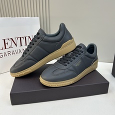 ⚠️【VALENTl*】️⚠️⚠️华伦天奴休闲款⚠️正码:39-44⚠️时尚休闲运动款,经典大气设计!纯 ⚠️【VALENTl*】️⚠️⚠️华伦天奴休闲款⚠️正码:39-44⚠️时尚休闲运动款,经典大气设计!纯