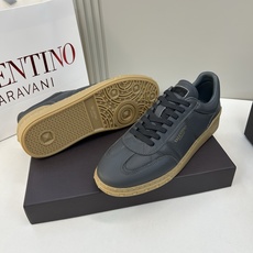 ⚠️【VALENTl*】️⚠️⚠️华伦天奴休闲款⚠️正码:39-44⚠️时尚休闲运动款,经典大气设计!纯 ⚠️【VALENTl*】️⚠️⚠️华伦天奴休闲款⚠️正码:39-44⚠️时尚休闲运动款,经典大气设计!纯