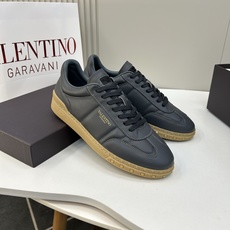 ⚠️【VALENTl*】️⚠️⚠️华伦天奴休闲款⚠️正码:39-44⚠️时尚休闲运动款,经典大气设计!纯 ⚠️【VALENTl*】️⚠️⚠️华伦天奴休闲款⚠️正码:39-44⚠️时尚休闲运动款,经典大气设计!纯