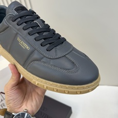 ⚠️【VALENTl*】️⚠️⚠️华伦天奴休闲款⚠️正码:39-44⚠️时尚休闲运动款,经典大气设计!纯 ⚠️【VALENTl*】️⚠️⚠️华伦天奴休闲款⚠️正码:39-44⚠️时尚休闲运动款,经典大气设计!纯