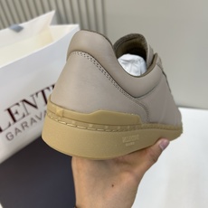⚠️【VALENTl*】️⚠️⚠️华伦天奴休闲款⚠️正码:39-44⚠️时尚休闲运动款,经典大气设计!纯 ⚠️【VALENTl*】️⚠️⚠️华伦天奴休闲款⚠️正码:39-44⚠️时尚休闲运动款,经典大气设计!纯