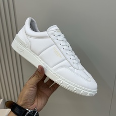 ⚠️【VALENTl*】️⚠️⚠️华伦天奴休闲款⚠️正码:39-44⚠️时尚休闲运动款,经典大气设计!纯 ⚠️【VALENTl*】️⚠️⚠️华伦天奴休闲款⚠️正码:39-44⚠️时尚休闲运动款,经典大气设计!纯
