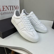 ⚠️【VALENTl*】️⚠️⚠️华伦天奴休闲款⚠️正码:39-44⚠️时尚休闲运动款,经典大气设计!纯 ⚠️【VALENTl*】️⚠️⚠️华伦天奴休闲款⚠️正码:39-44⚠️时尚休闲运动款,经典大气设计!纯