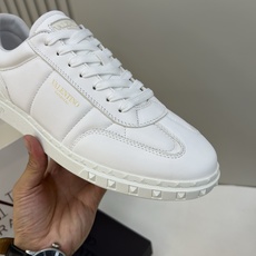 ⚠️【VALENTl*】️⚠️⚠️华伦天奴休闲款⚠️正码:39-44⚠️时尚休闲运动款,经典大气设计!纯 ⚠️【VALENTl*】️⚠️⚠️华伦天奴休闲款⚠️正码:39-44⚠️时尚休闲运动款,经典大气设计!纯