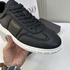 ⚠️【VALENTl*】️⚠️⚠️华伦天奴休闲款⚠️正码:39-44⚠️时尚休闲运动款,经典大气设计!纯 ⚠️【VALENTl*】️⚠️⚠️华伦天奴休闲款⚠️正码:39-44⚠️时尚休闲运动款,经典大气设计!纯