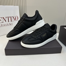⚠️【VALENTl*】️⚠️⚠️华伦天奴休闲款⚠️正码:39-44⚠️时尚休闲运动款,经典大气设计!纯 ⚠️【VALENTl*】️⚠️⚠️华伦天奴休闲款⚠️正码:39-44⚠️时尚休闲运动款,经典大气设计!纯