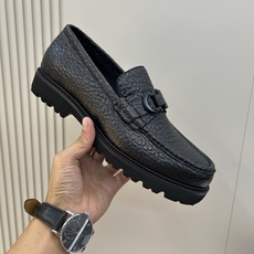 ⚠️【SF】⚠️⚠️顶尖工艺,乐福鞋⚠️码:39-44(6. 5 一9)⚠️商务皮鞋!轻盈舒适!纯正高品 ⚠️【SF】⚠️⚠️顶尖工艺,乐福鞋⚠️码:39-44(6. 5 一9)⚠️商务皮鞋!轻盈舒适!纯正高品