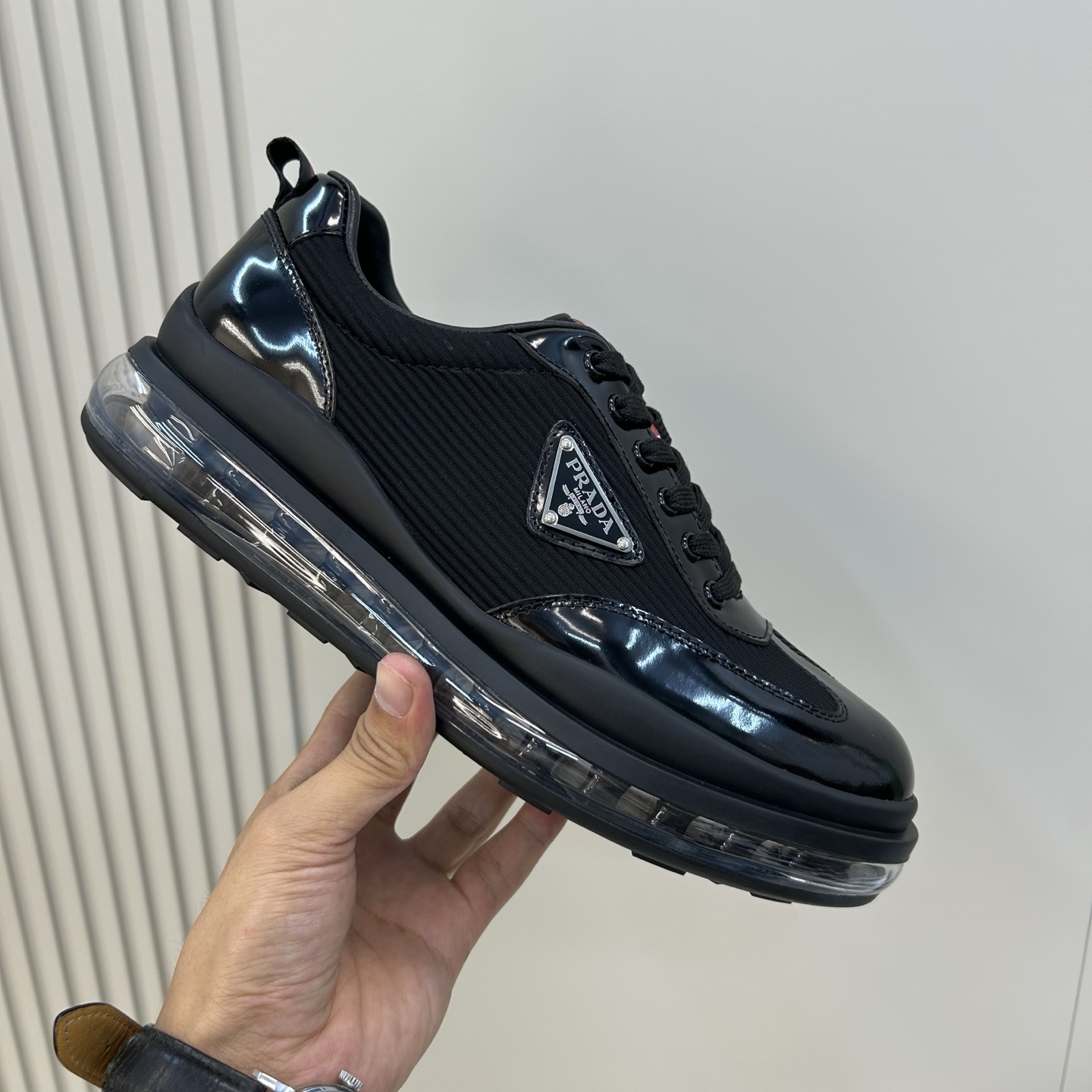 ⚠️【PR＊D A】⚠️高品级，顶尖工艺⚠️气垫休闲商务款⚠️正码39一44(5－10）⚠️经典气垫休闲