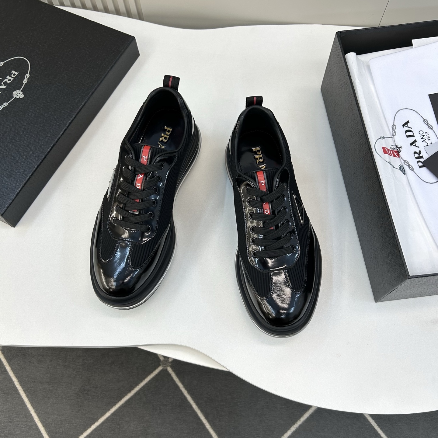 ⚠️【PR＊D A】⚠️高品级，顶尖工艺⚠️气垫休闲商务款⚠️正码39一44(5－10）⚠️经典气垫休闲