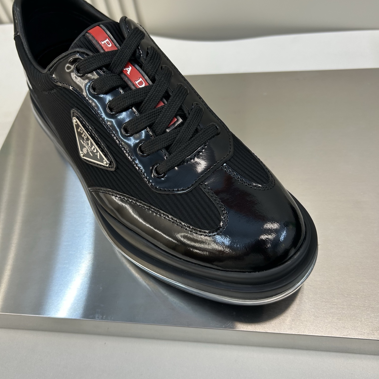 ⚠️【PR＊D A】⚠️高品级，顶尖工艺⚠️气垫休闲商务款⚠️正码39一44(5－10）⚠️经典气垫休闲