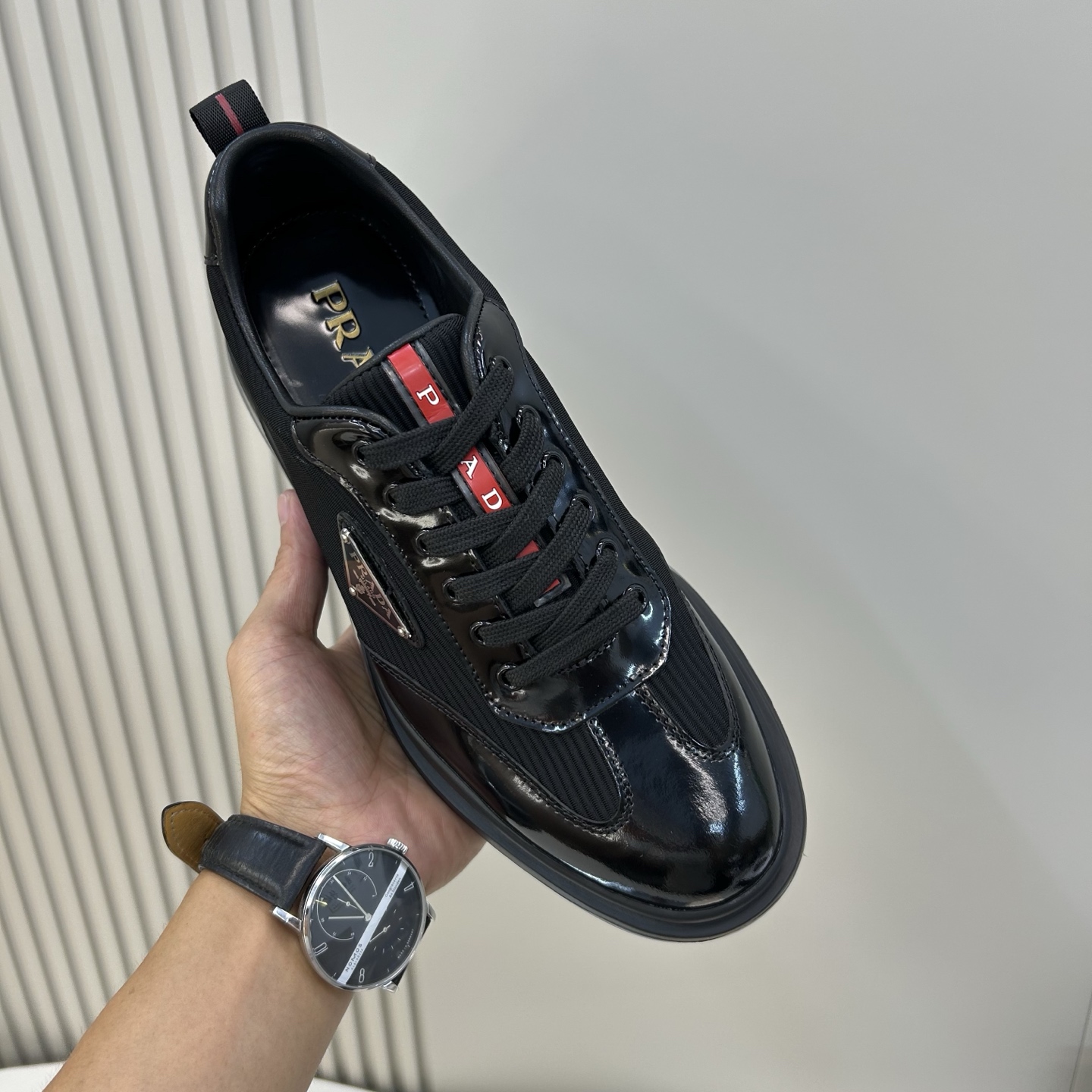 ⚠️【PR＊D A】⚠️高品级，顶尖工艺⚠️气垫休闲商务款⚠️正码39一44(5－10）⚠️经典气垫休闲