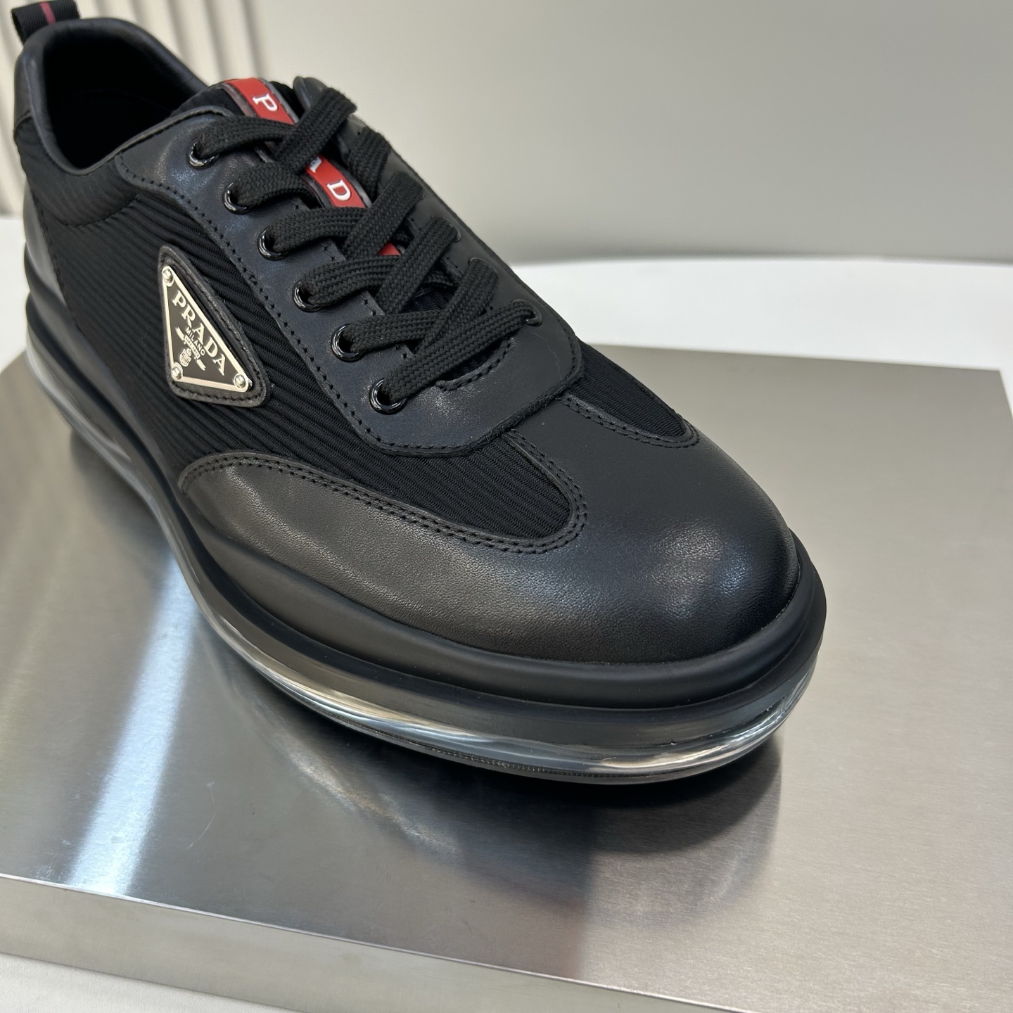 ⚠️【PR＊D A】⚠️高品级，顶尖工艺⚠️气垫休闲商务款⚠️正码39一44(5－10）⚠️经典气垫休闲