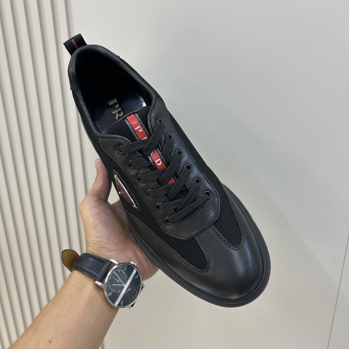 ⚠️【PR＊D A】⚠️高品级，顶尖工艺⚠️气垫休闲商务款⚠️正码39一44(5－10）⚠️经典气垫休闲