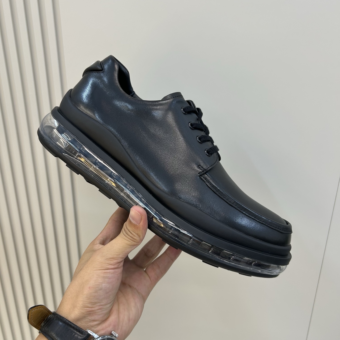 ⚠️【PR＊D A】⚠️高品级，顶尖工艺⚠️气垫休闲商务款⚠️正码39一44(5－10）⚠️经典气垫休闲