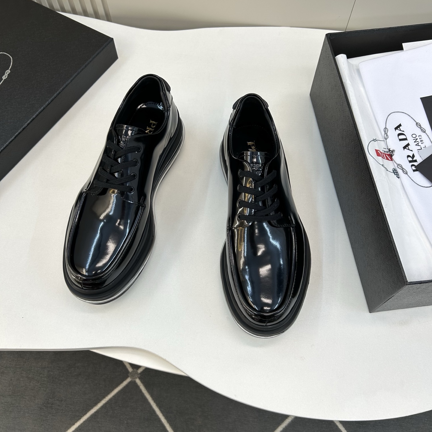 ⚠️【PR＊D A】⚠️高品级，顶尖工艺⚠️气垫休闲商务款⚠️正码39一44(5－10）⚠️经典气垫休闲