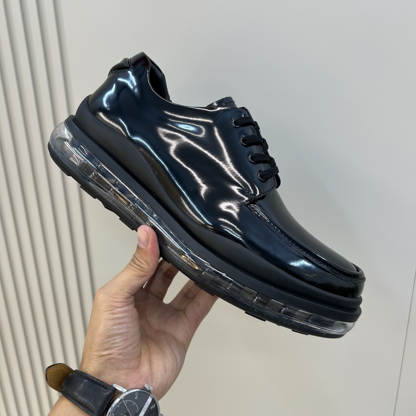 ⚠️【PR＊D A】⚠️高品级，顶尖工艺⚠️气垫休闲商务款⚠️正码39一44(5－10）⚠️经典气垫休闲