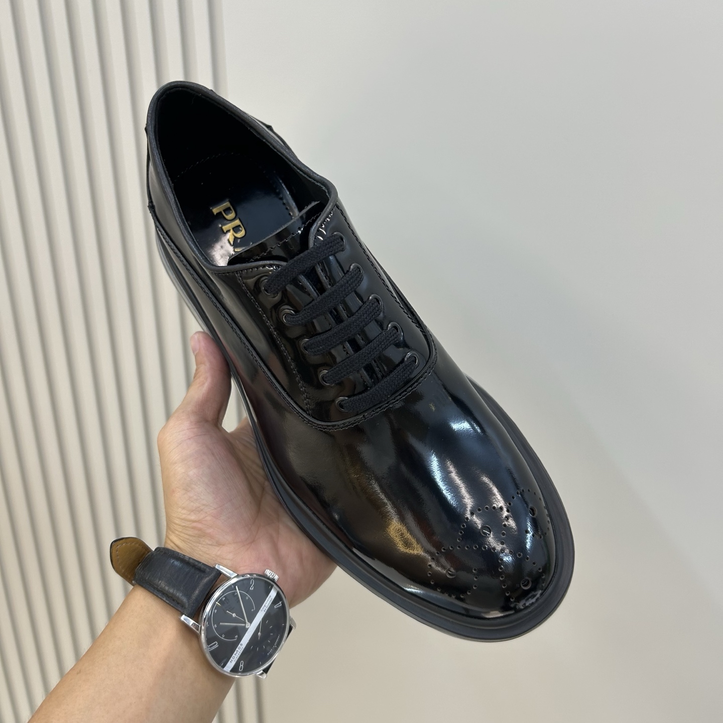 ⚠️【PR＊D A】⚠️高品级，顶尖工艺⚠️气垫休闲商务款⚠️正码39一44(5－10）⚠️经典气垫休闲