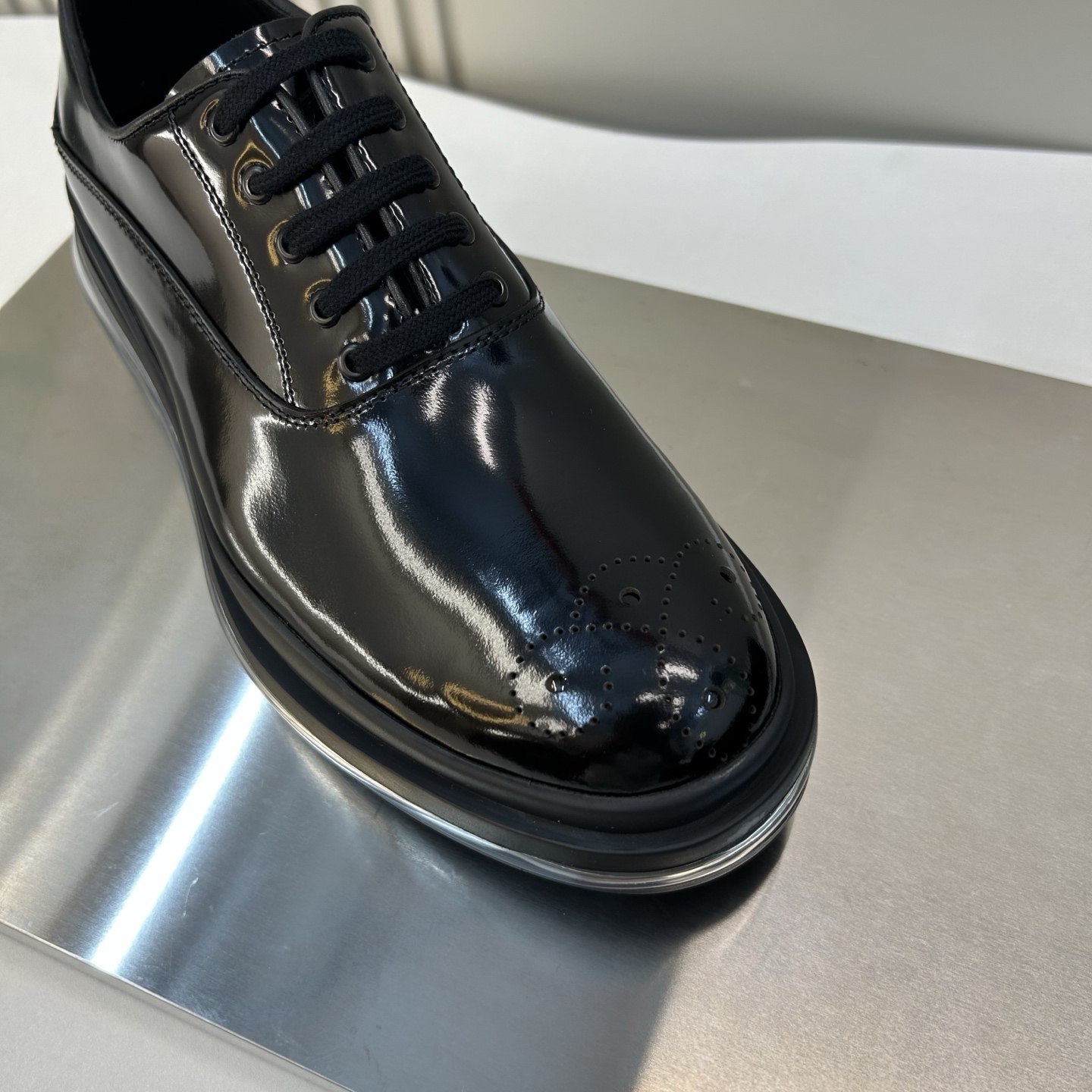 ⚠️【PR＊D A】⚠️高品级，顶尖工艺⚠️气垫休闲商务款⚠️正码39一44(5－10）⚠️经典气垫休闲