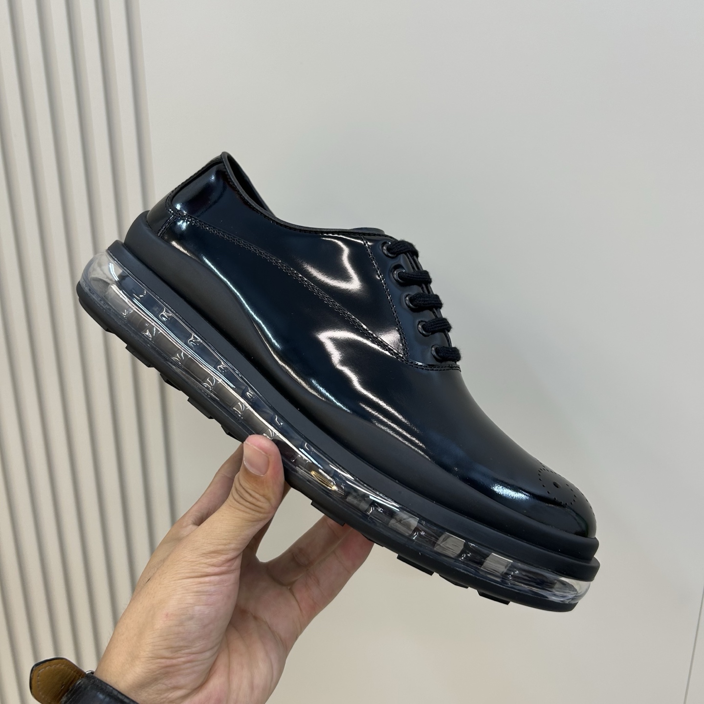 ⚠️【PR＊D A】⚠️高品级，顶尖工艺⚠️气垫休闲商务款⚠️正码39一44(5－10）⚠️经典气垫休闲