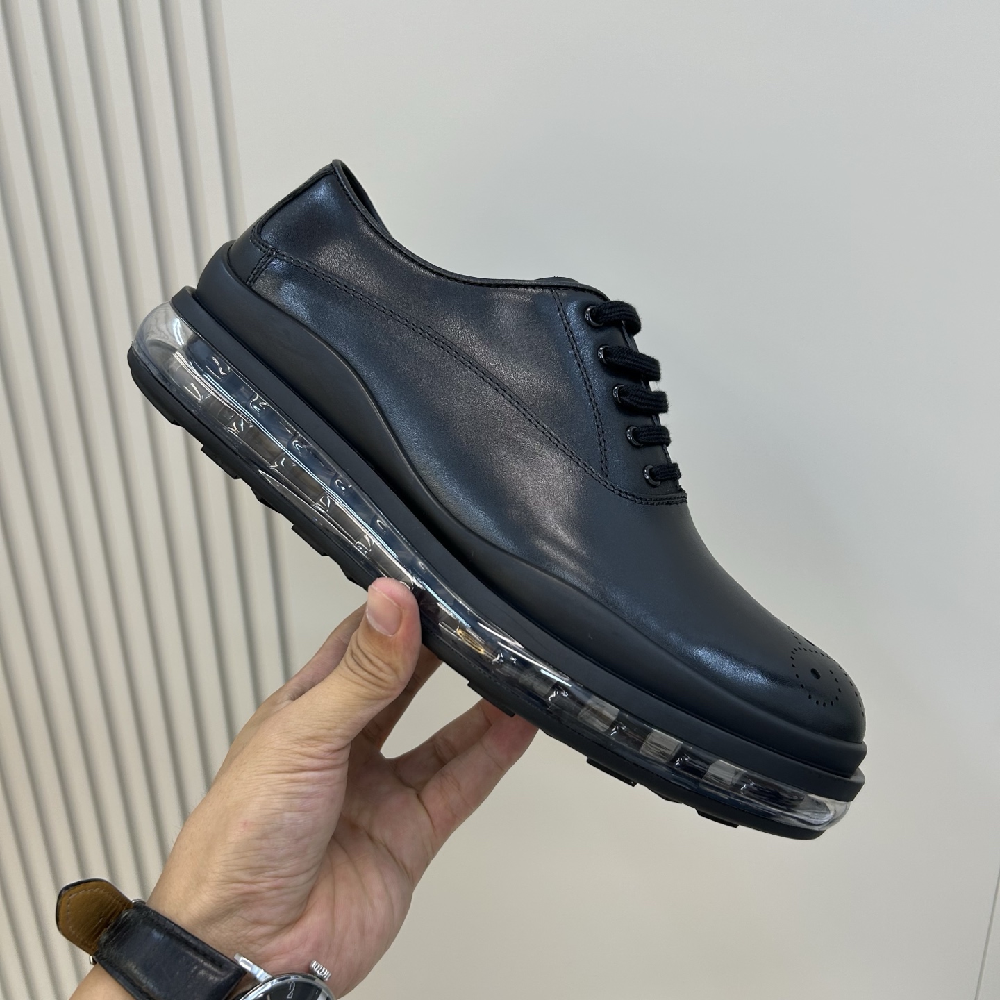 ⚠️【PR＊D A】⚠️高品级，顶尖工艺⚠️气垫休闲商务款⚠️正码39一44(5－10）⚠️经典气垫休闲
