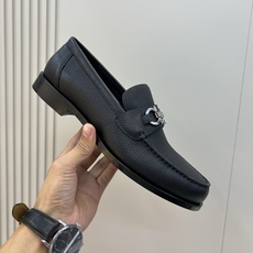 ⚠️【SF】⚠️顶尖工艺品⚠️时尚真皮底乐福鞋⚠️正码:39一44,(6. 5 -9)⚠️同步发售⬆⬆! ⚠️【SF】⚠️顶尖工艺品⚠️时尚真皮底乐福鞋⚠️正码:39一44,(6. 5 -9)⚠️同步发售⬆⬆!