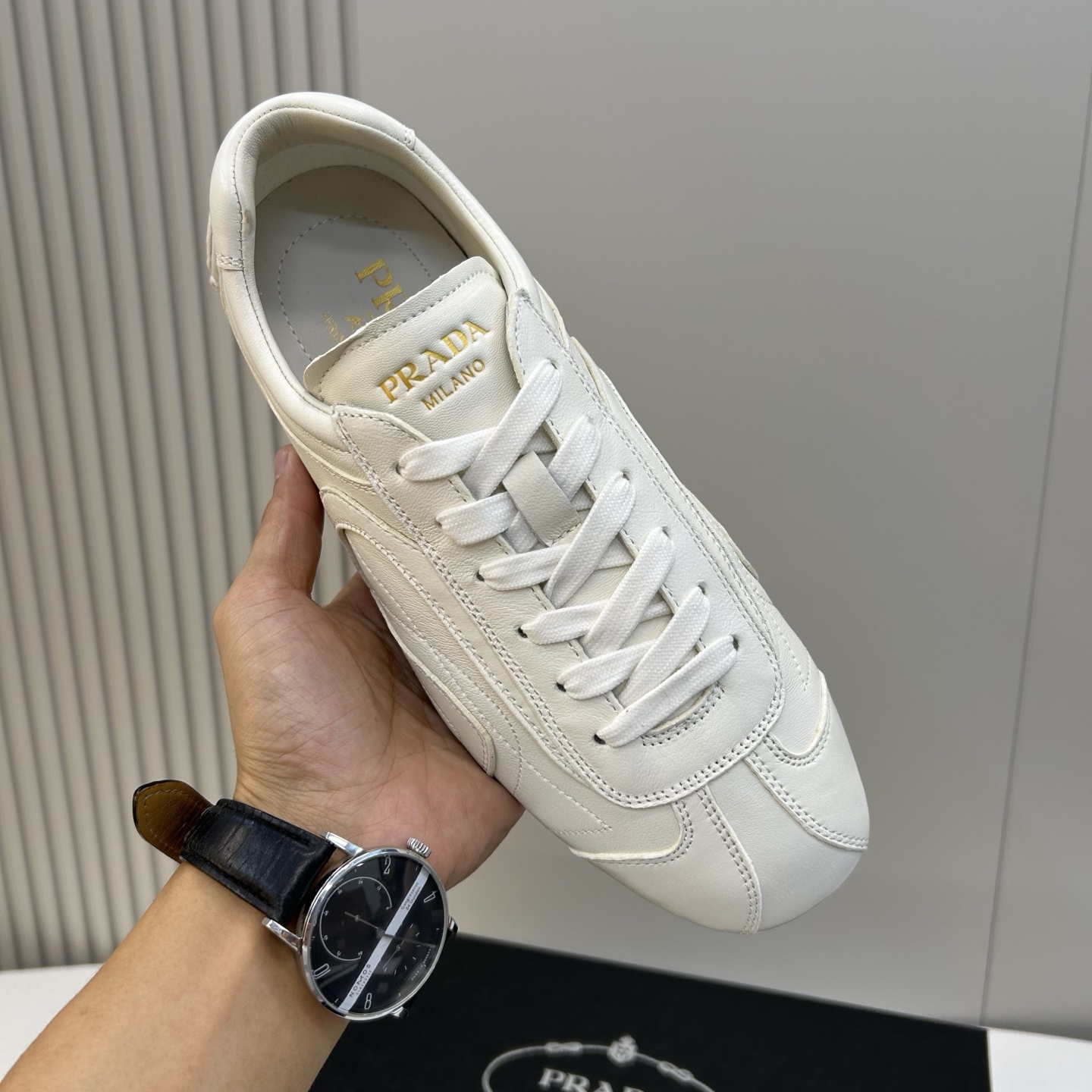 ⚠️【PRA*A】⚠️顶端工艺（全包裹工艺）⚠️男士休闲款⚠️正码：39一44(5－10）⚠️经典驾车鞋