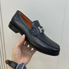 ⚠️【HMS*】⚠️高品质,顶尖工艺品⚠️男士时尚经典乐福鞋⚠️正码:39-44(6.5一9)⚠️经典H ⚠️【HMS*】⚠️高品质,顶尖工艺品⚠️男士时尚经典乐福鞋⚠️正码:39-44(6.5一9)⚠️经典H