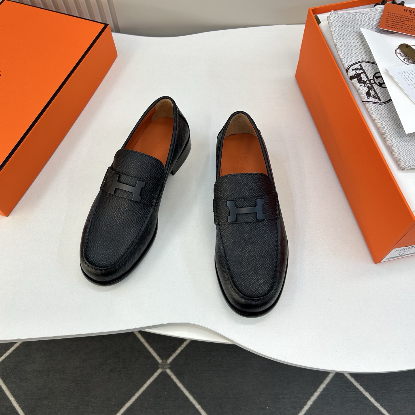 ⚠️【HMS＊】⚠️高品质，顶尖工艺品⚠️男士时尚经典乐福鞋⚠️正码：39－44(6.5一9）⚠️经典H