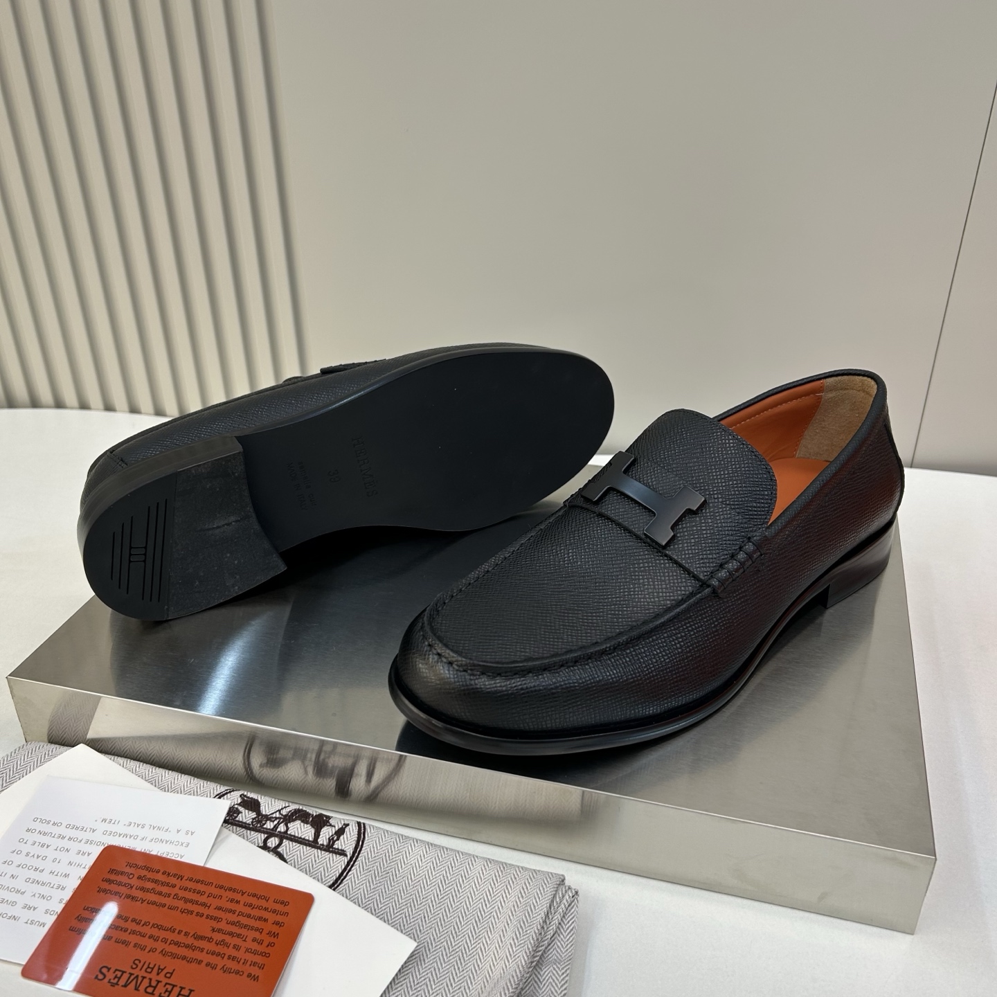 ⚠️【HMS＊】⚠️高品质，顶尖工艺品⚠️男士时尚经典乐福鞋⚠️正码：39－44(6.5一9）⚠️经典H