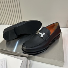 ⚠️【HMS*】⚠️高品质,顶尖工艺品⚠️男士时尚经典乐福鞋⚠️正码:39-44(6.5一9)⚠️经典H ⚠️【HMS*】⚠️高品质,顶尖工艺品⚠️男士时尚经典乐福鞋⚠️正码:39-44(6.5一9)⚠️经典H
