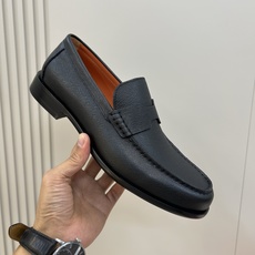 ⚠️【HMS*】⚠️高品质,顶尖工艺品⚠️男士时尚经典乐福鞋⚠️正码:39-44(6.5一9)⚠️经典H ⚠️【HMS*】⚠️高品质,顶尖工艺品⚠️男士时尚经典乐福鞋⚠️正码:39-44(6.5一9)⚠️经典H