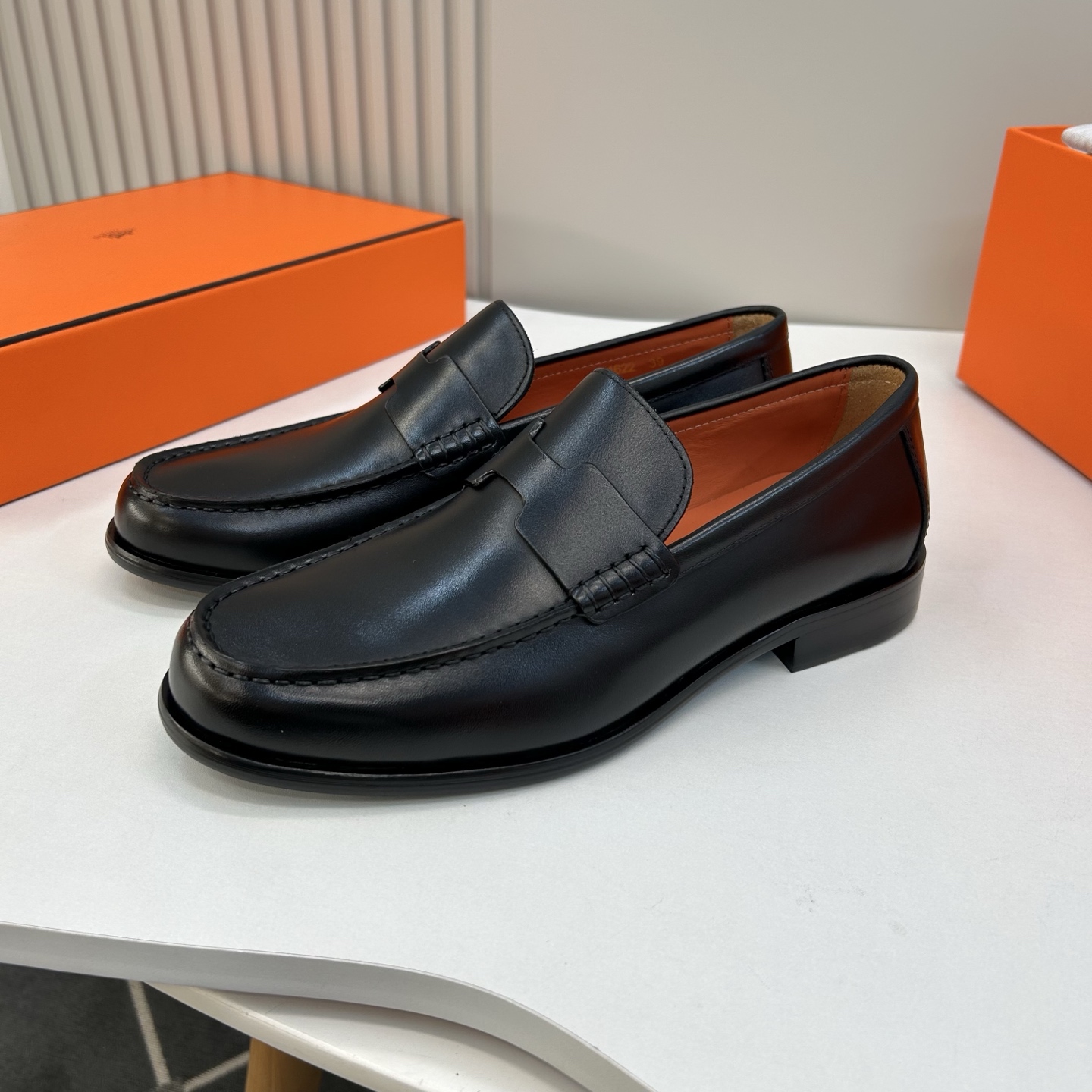 ⚠️【HMS＊】⚠️高品质，顶尖工艺品⚠️男士时尚经典乐福鞋⚠️正码：39－44(6.5一9）⚠️经典H