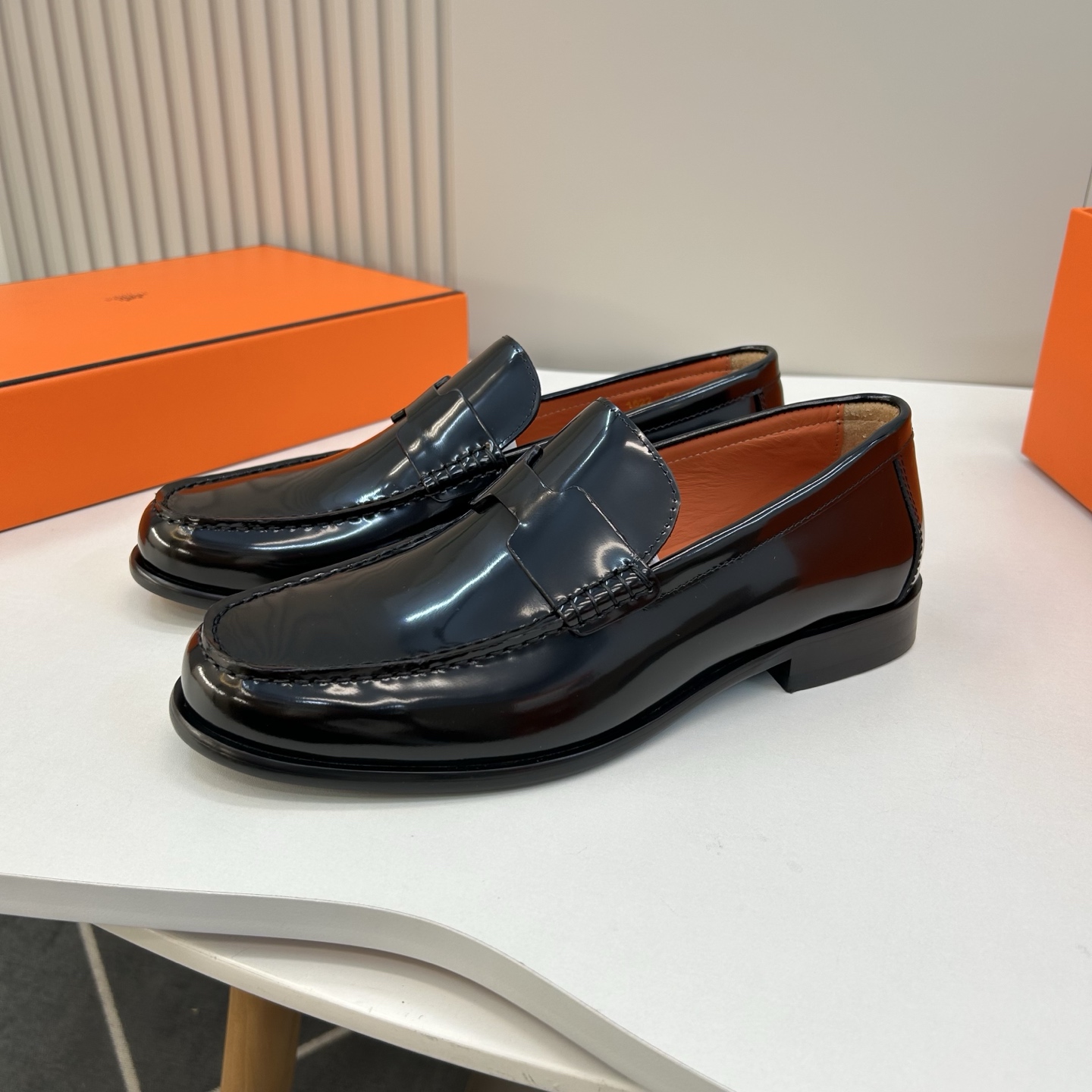 ⚠️【HMS＊】⚠️高品质，顶尖工艺品⚠️男士时尚经典乐福鞋⚠️正码：39－44(6.5一9）⚠️经典H