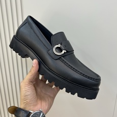 ⚠️【SF】⚠️⚠️顶尖工艺,乐福鞋⚠️码:39-44(6. 5 一9)⚠️最新经典款商务乐福鞋!一往经 ⚠️【SF】⚠️⚠️顶尖工艺,乐福鞋⚠️码:39-44(6. 5 一9)⚠️最新经典款商务乐福鞋!一往经
