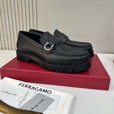 ⚠️【SF】⚠️⚠️顶尖工艺,乐福鞋⚠️码:39-44(6. 5 一9)⚠️最新经典款商务乐福鞋!一往经 ⚠️【SF】⚠️⚠️顶尖工艺,乐福鞋⚠️码:39-44(6. 5 一9)⚠️最新经典款商务乐福鞋!一往经