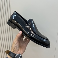 ⚠️【SF】⚠️顶尖工艺品⚠️时尚正装皮底⚠️正码:39一44,(6.5-9)⚠️最新版本🐂货!原单品! ⚠️【SF】⚠️顶尖工艺品⚠️时尚正装皮底⚠️正码:39一44,(6.5-9)⚠️最新版本🐂货!原单品!