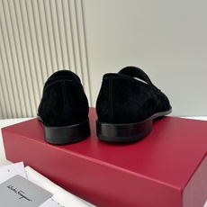 ⚠️【SF】⚠️顶尖工艺品⚠️时尚正装皮底⚠️正码:39一44,(6.5-9)⚠️最新版本🐂货!原单品! ⚠️【SF】⚠️顶尖工艺品⚠️时尚正装皮底⚠️正码:39一44,(6.5-9)⚠️最新版本🐂货!原单品!