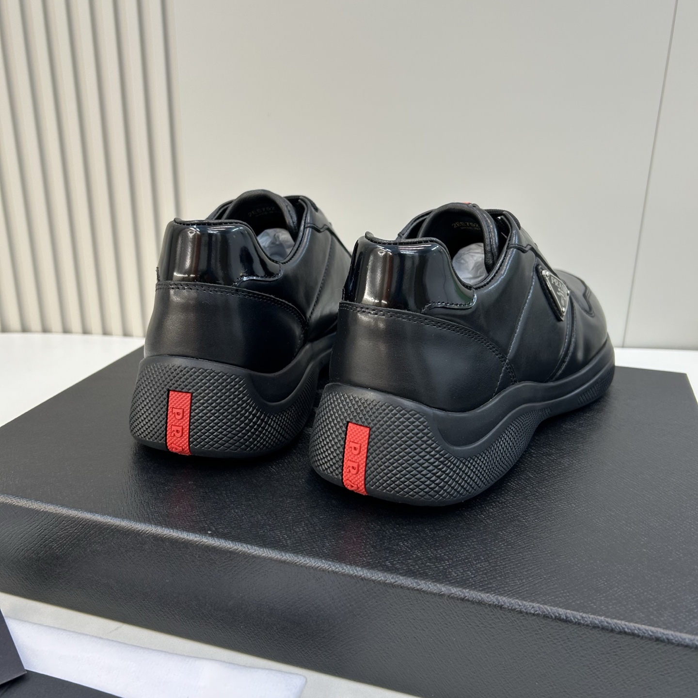 ⚠️【PRA*】⚠️高品级,顶尖工艺⚠️男士休闲款正码:39一44,38,45定做⚠️P家经典运动款!专 ⚠️【PRA*】⚠️高品级,顶尖工艺⚠️男士休闲款正码:39一44,38,45定做⚠️P家经典运动款!专