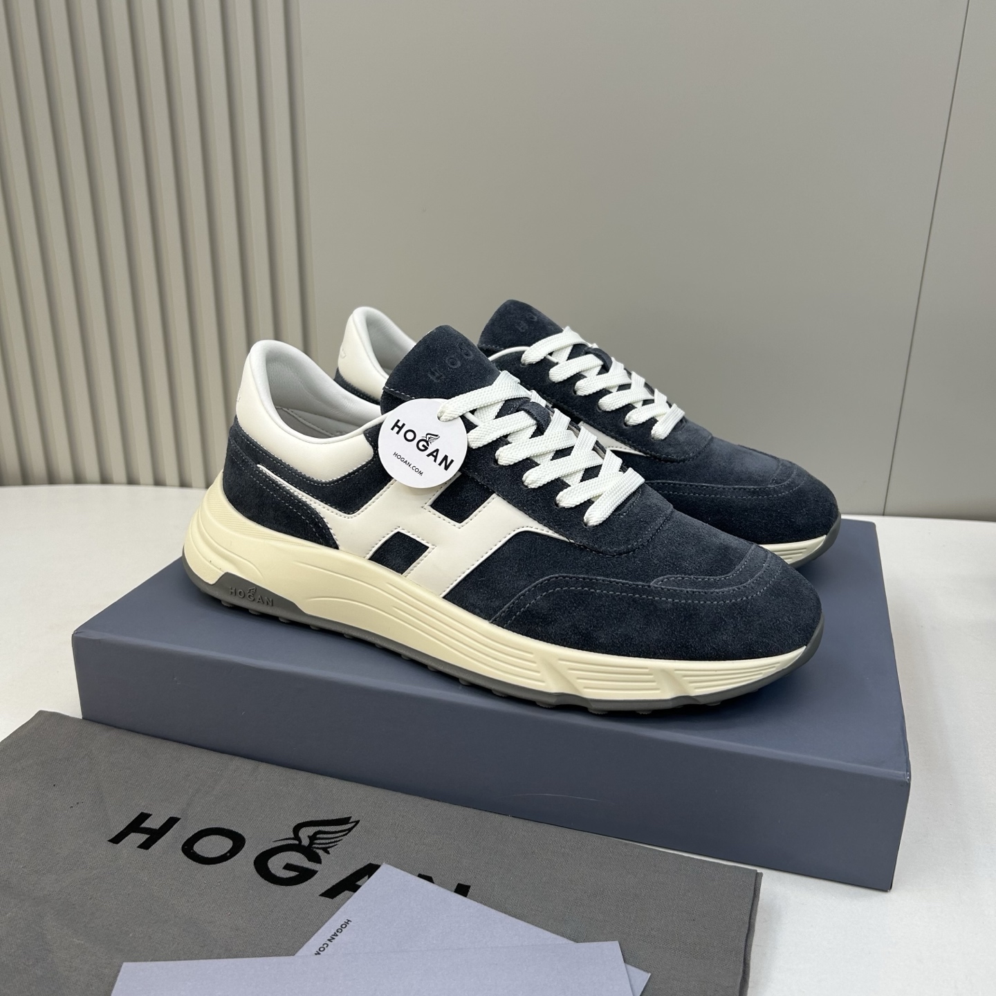 Кроссовки Hogan