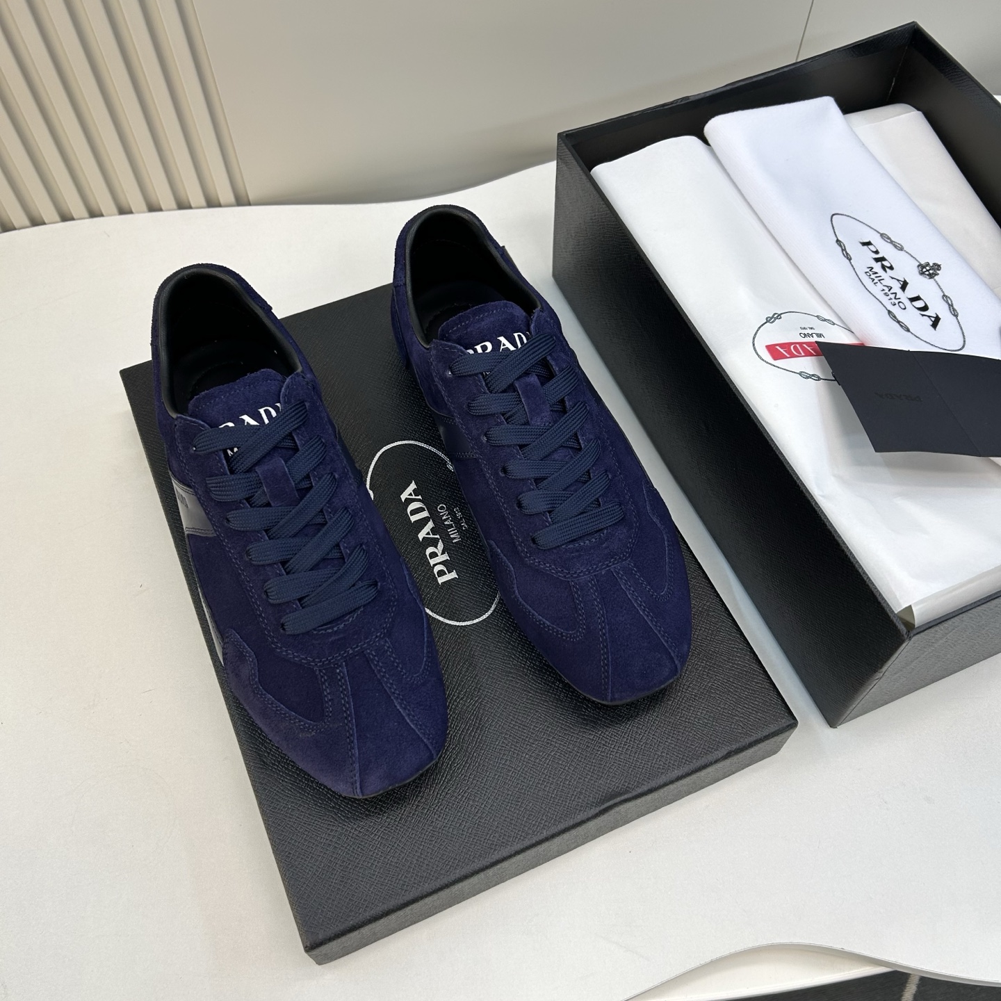 Мужские замшевые кроссовки Prada